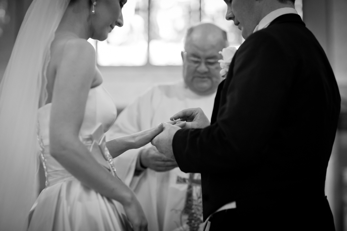 wedding exchanging rings